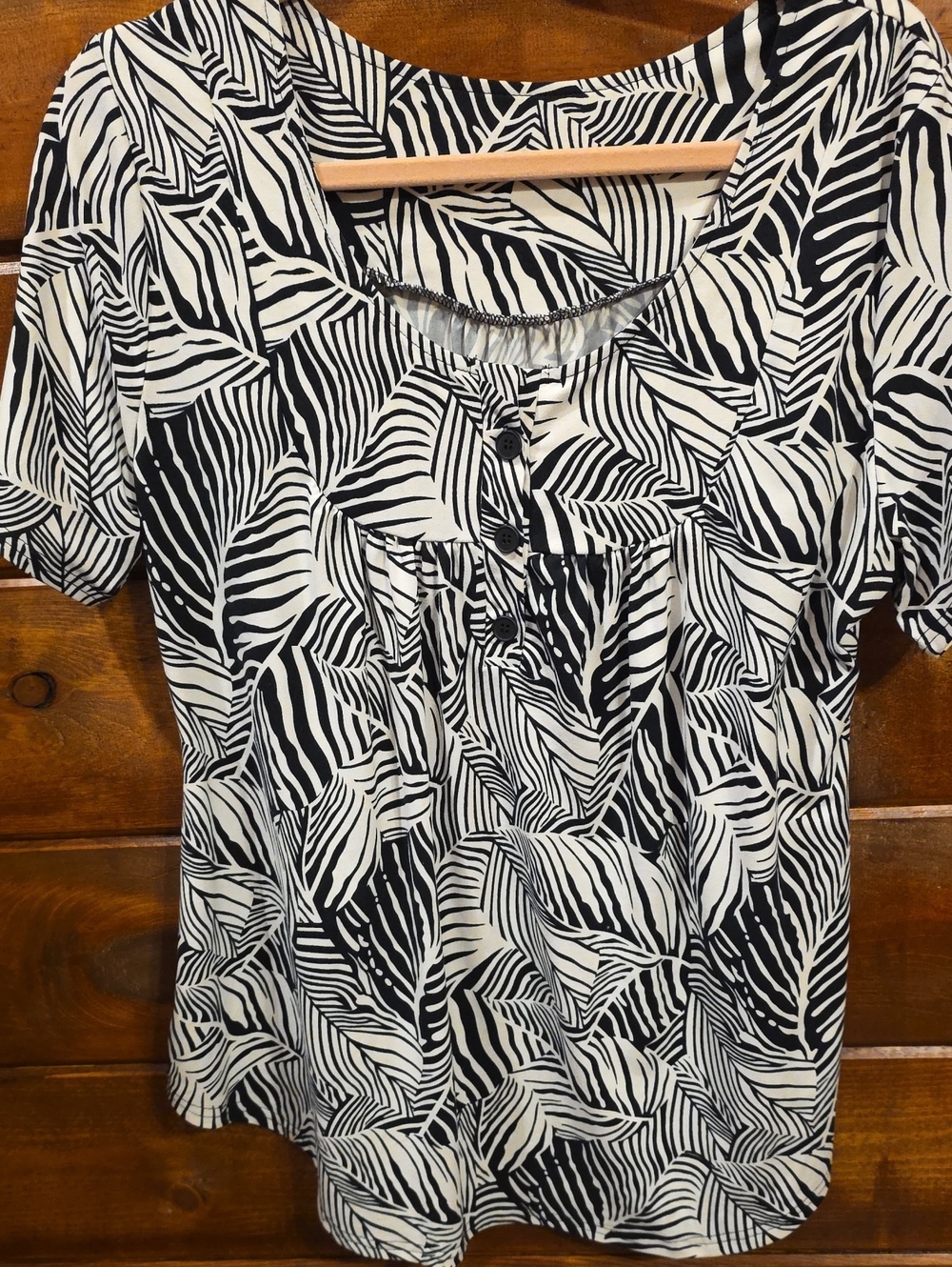 Black & White Printed Short Sleeve Women’s Top